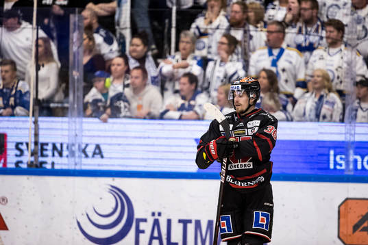 Örebros Emil Larsson deppar