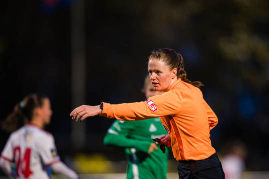 Cecilie Frøyland, referee