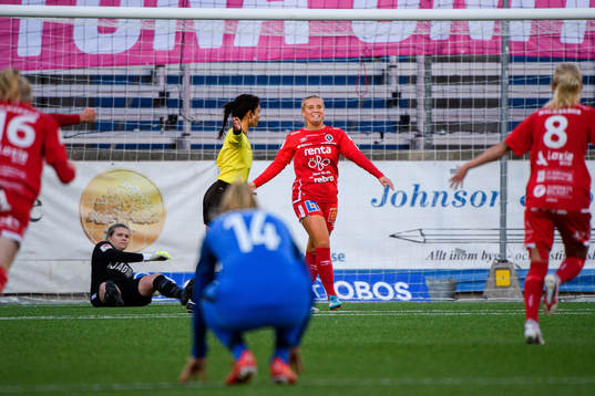 Örebros Amanda Rantanen jublar