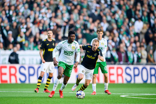 s Sebastian Larsson
