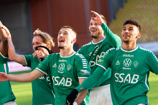 Brages spelare jublar