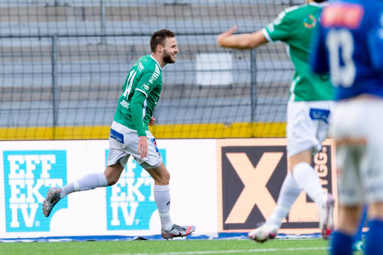 Brages Niklas Söderberg jublar