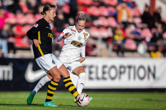 s Jenny Danielsson och Häckens Filippa Curmark