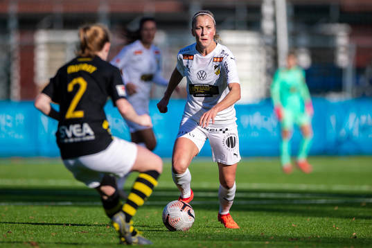 Häckens Julia Karlernäs