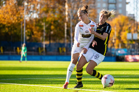 s Hannah Davison i en straffsituation