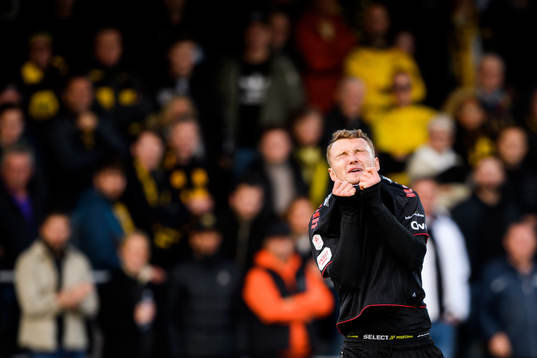 Kalmars Piotr Johansson reagerar