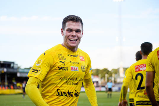 Mjällbys Jacob Bergström jublar