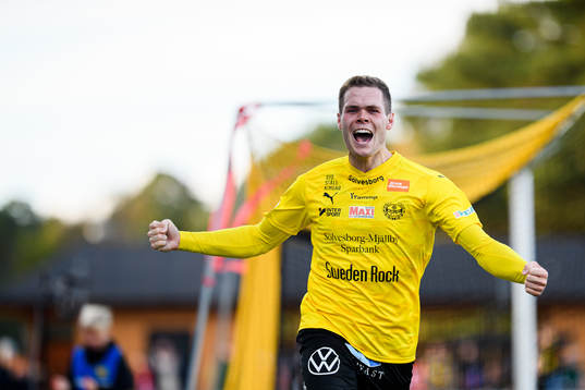 Mjällbys Jacob Bergström jublar