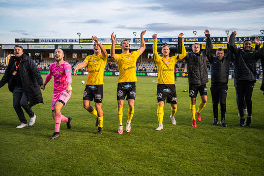 Bläddra bland fler bilder av Fotboll, Allsvenskan, Mjällby - Kalmar