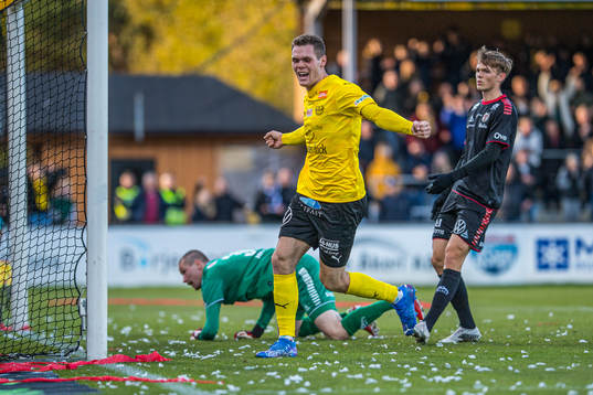 Mjällbys Jacob Bergström jublar