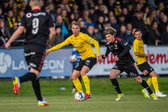 Mjällbys Elias Andersson och Kalmars Oliver Berg