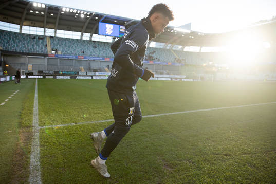 IFK Göteborgs Tobias Sana innan fotbollsmatchen i