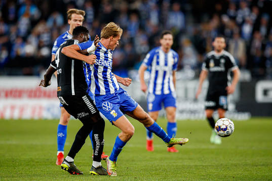 Örebros Nasiru Moro och IFK Göteborgs Oscar Vilhelmsson