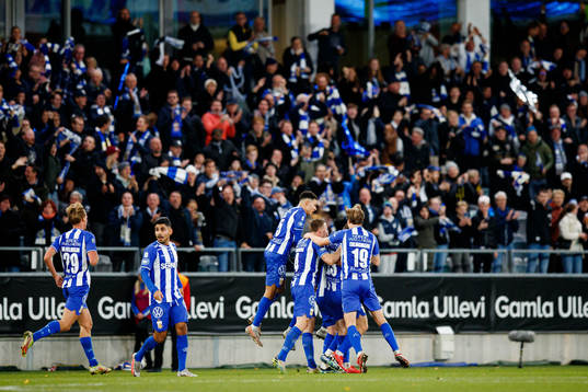 IFK Göteborgs spelare jublar