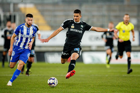 IFK Göteborgs Kevin Yakob  och Örebros Hussein Ali
