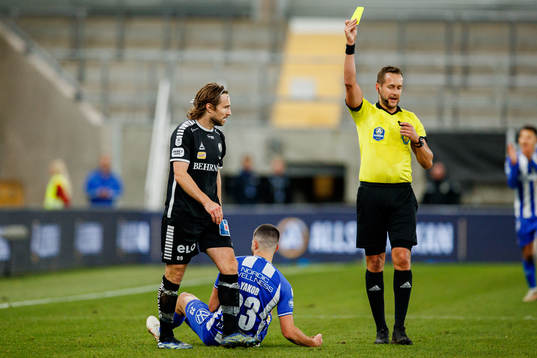 Örebros Kevin Walker får en varning