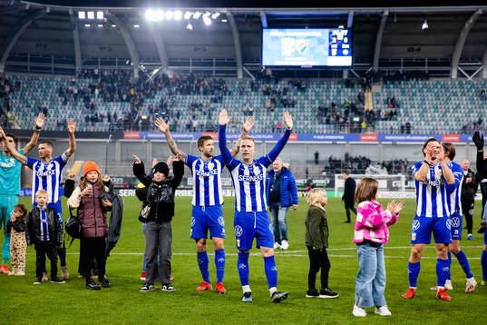 IFK Göteborgs spelare jublar