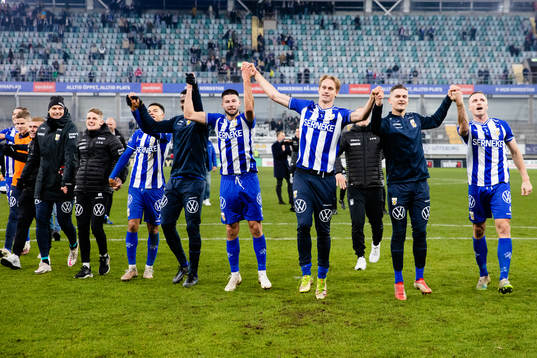 IFK Göteborgs spelare jublar