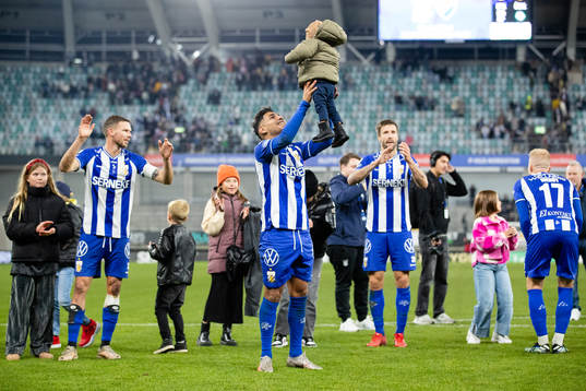 IFK Göteborgs spelare jublar