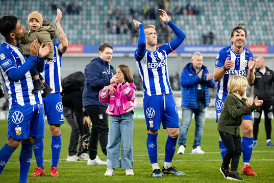 IFK Göteborgs spelare jublar