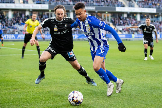 Örebros Kevin Walker och IFK Göteborgs Tobias Sana