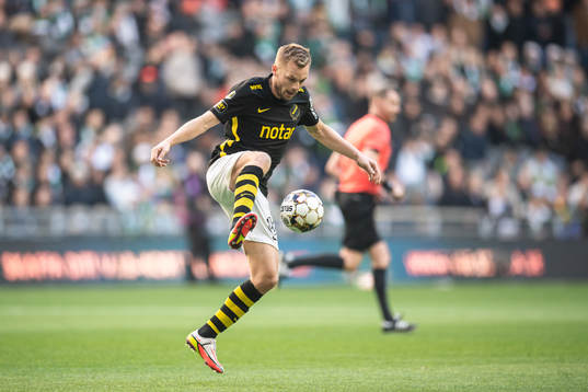 s Sebastian Larsson