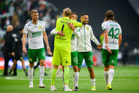 Hammarbys målvakt David Ousted och Jeppe Andersen jublar