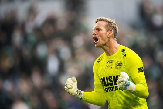 Hammarbys målvakt David Ousted jublar