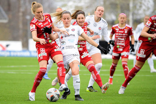 Piteås Fanny Andersson och Rosengårds Jelena Cankovic