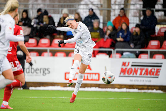 Rosengårds Olivia Schough gör 0-1