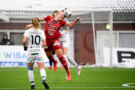 Rosengårds Emma Berglund och Piteås Hlin Eiriksdottir