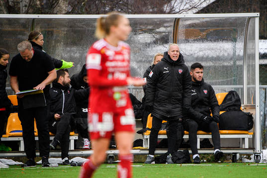 Rosengårds Caroline Seger på bänken