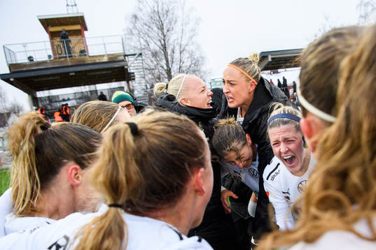 Rosengårds Caroline Seger och Olivia Schough  jublar