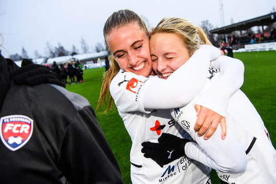 Rosengårds spelare jublar
