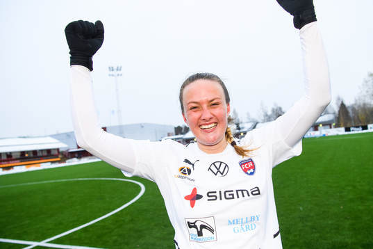 Rosengårds Stefanie Sanders jublar