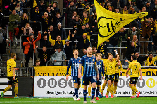 Elfsborgs Simon Strand jublar