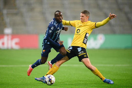 Djurgårdens Edward Chilufya och Elfsborgs Emmanuel Boateng