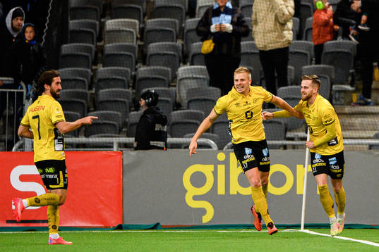 Elfsborgs Rasmus Alm och Per Frick jublar