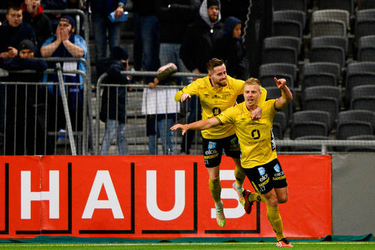 Elfsborgs Per Frick och Rasmus Alm jublar