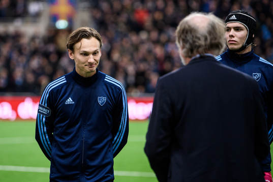 Djurgårdens Hjalmar Ekdal får ta emot pris för månadens