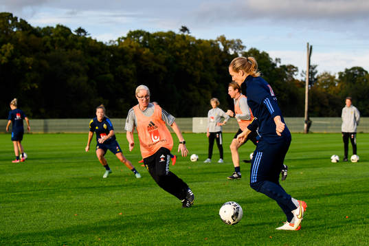 Victoria Sandell, assistant coach and Magdalena Eriksson of