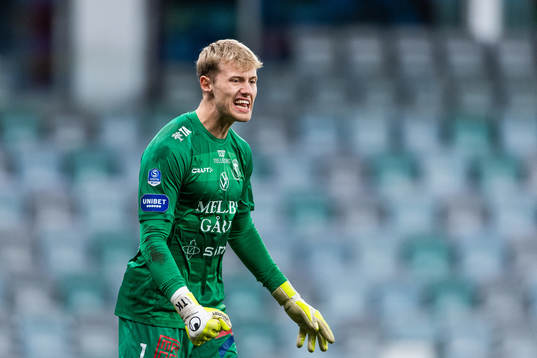 Trelleborgs målvakt Kasper Thiesson Kristensen reagerar