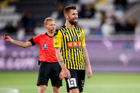 Häckens Joona Toivio jublar