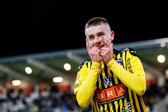 Häckens Patrik Wålemark jublar