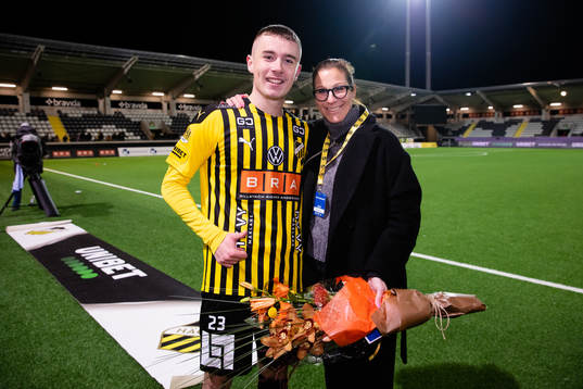 Häckens Patrik Wålemark får pris som matchens lirare