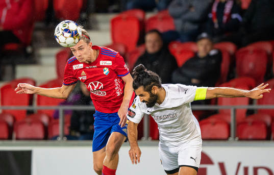 Östers Isak Magnusson och Vasalunds Peshraw Azizi