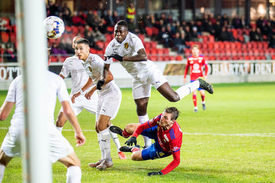 Vasalunds Anthony Wambani och Östers Nicolas Mortensen