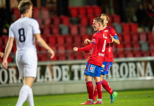 Östers Alex Thor Hauksson jublar