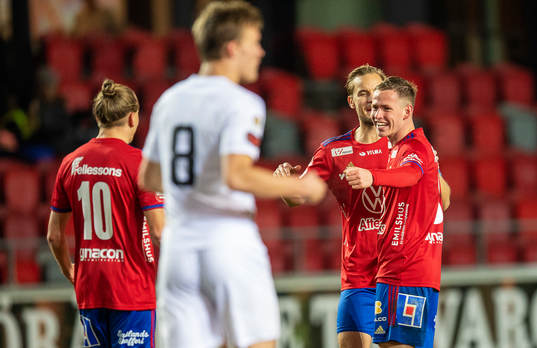 Östers Alex Thor Hauksson jublar