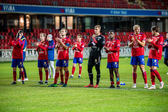 Östers spelare jublar